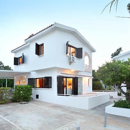Green Bay Villa โปรทาราส ภายนอก รูปภาพ