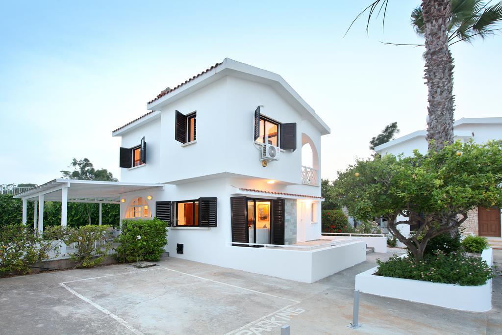 Green Bay Villa โปรทาราส ภายนอก รูปภาพ